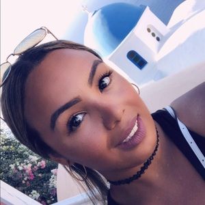 Meet your Posher, Asha